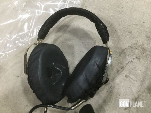 無電池電話H-200/U HEADSET-CHESTSET Dynalec H-200/U Sound Powered Headset-Chest Set NSN:5965-00