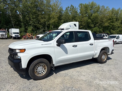 2021 Chevrolet Silverado 1500 4x4 Crew Cab ピックアップ