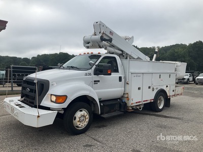 2010 Altec TA37M 37 ft on 2011 Ford F-650 4x2 Arbeitsbühne-Lkw