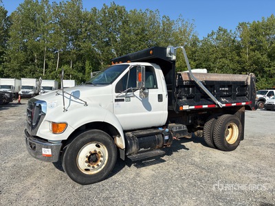 2015 Ford F-750 XL 4x2 S/A-kiepwagen