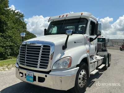 2016 Freightliner Cascadia 125 T/A Dagcabine Trekker