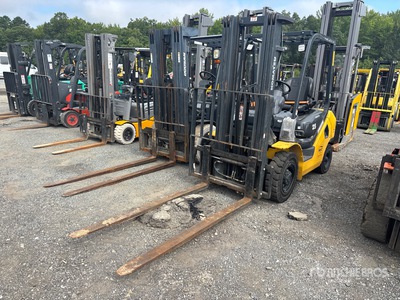 2022 Komatsu FG25T-16 4650 lb Pneumatic Tire Heftruck