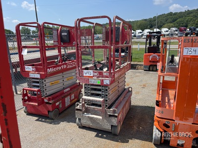 2020 MEC MICRO 19 Electric Scissor Lift