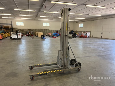 2018 Sumner 2118 Materialaufzug