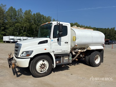 2018 Hino 338 4x2 Water Truck