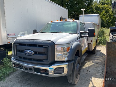 2013 Ford F-550 4x4 サービスカー