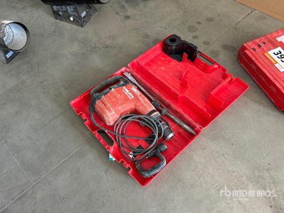 2016 Hilti TE800 AVR Demolition Breaker