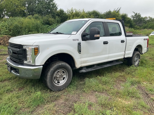 2018 Ford F-250 XL 4x4 Crew Cab Pickup 2018 Ford F-250 XL 4x4 Crew Cab Pickup