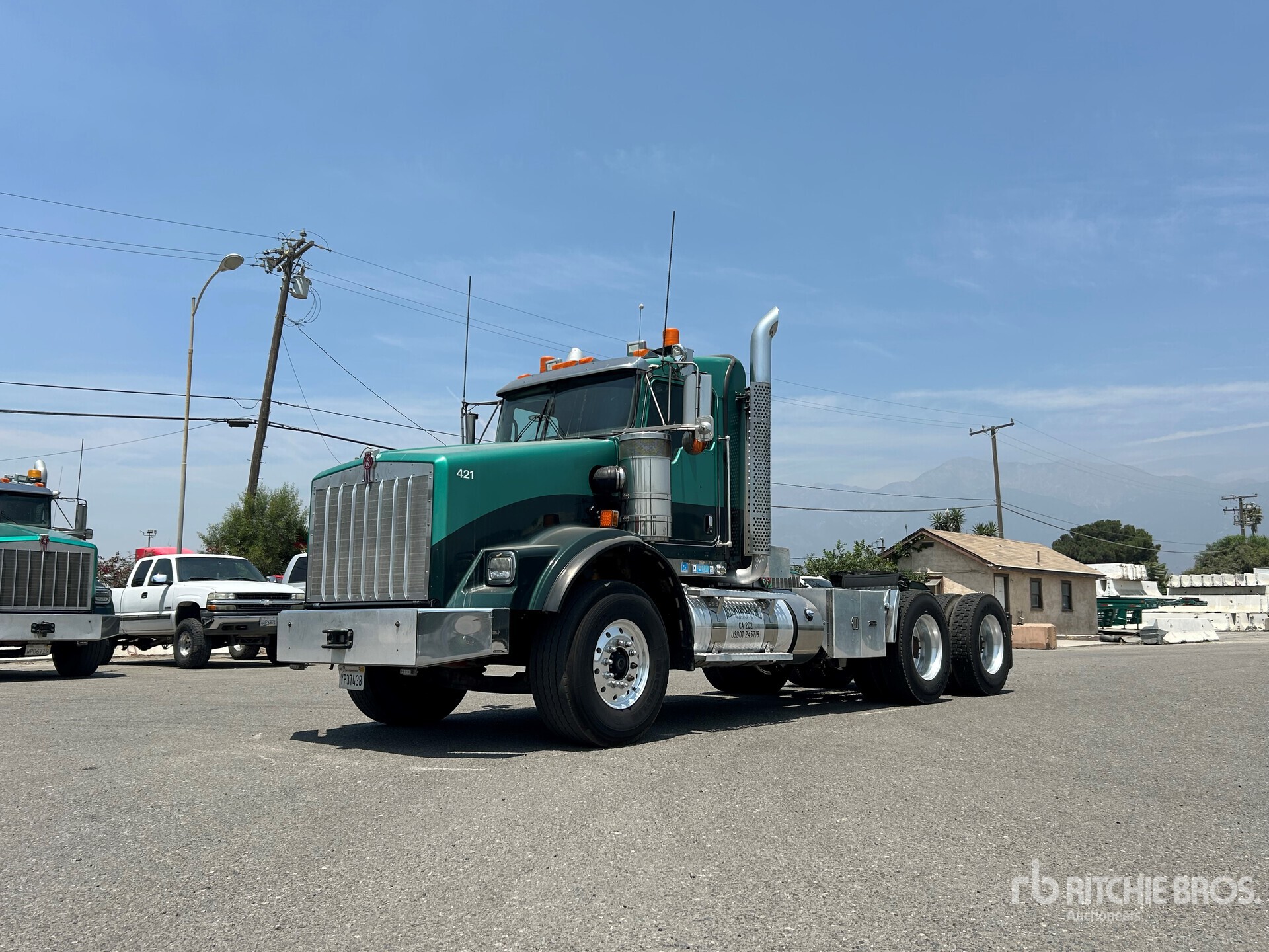 2014 Kenworth T800 Heavy Haul Wide Hood T/A Day Cab Truck Tractor