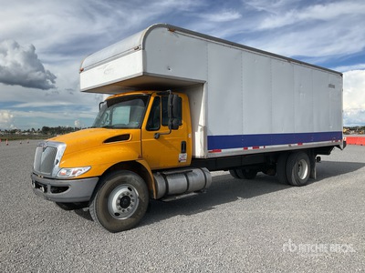 2015 International 4300 SBA Camion con Caja Seca / Van Truck