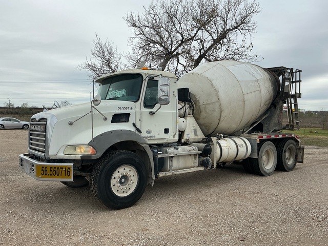 2015 Mack GU813 6x4 Mixer Truck
