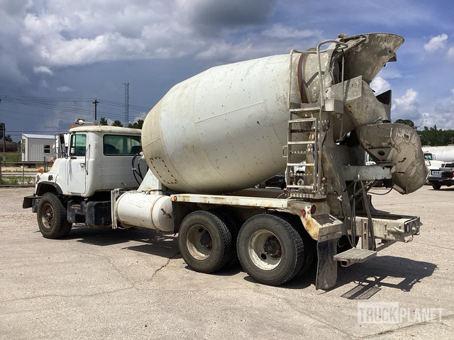 CAMIóN REVOLVEDOR 2000 MACK MCNEILUS 10.5 CYD