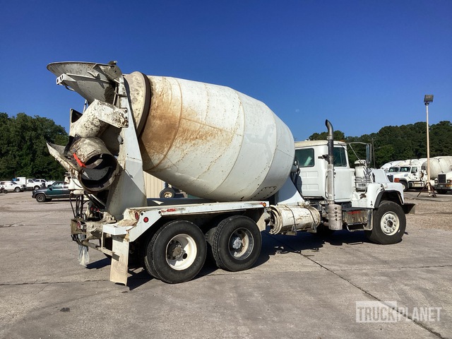 CAMIóN REVOLVEDOR 2001 MACK MCNEILUS 10.5 CYD