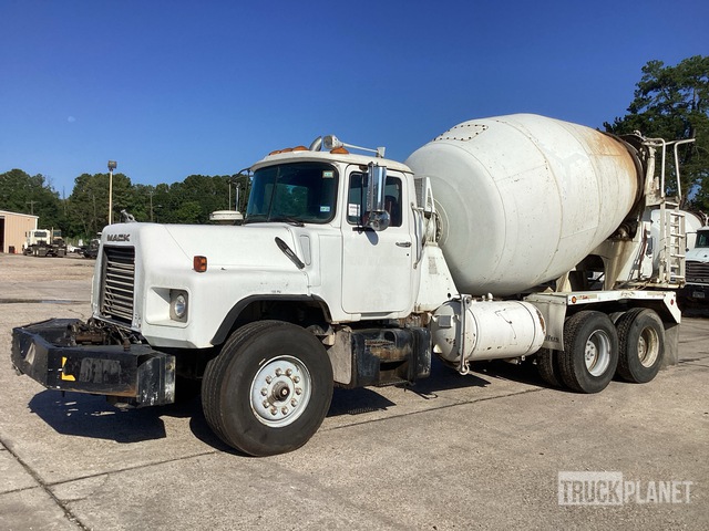 CAMIóN REVOLVEDOR 2001 MACK MCNEILUS 10.5 CYD