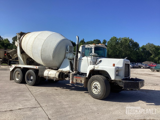 CAMIóN REVOLVEDOR 2001 MACK MCNEILUS 10.5 CYD