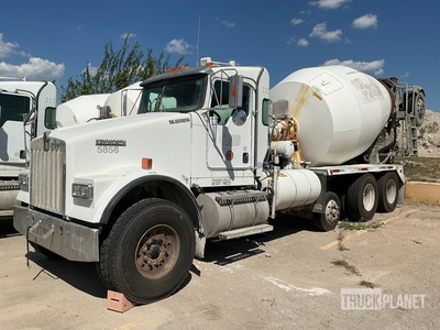 2015 Kenworth W900 10x4 Beton-Fahrmischer (Inoperable)