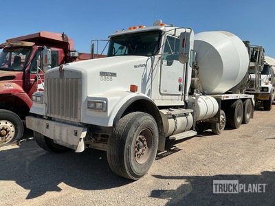 2015 Kenworth W900 10x4 Beton-Fahrmischer (Inoperable)