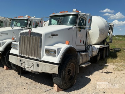 2015 Kenworth W900 10x4 Beton-Fahrmischer (Inoperable)