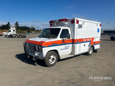 1990 Ford E-350 4x2 Ambulance