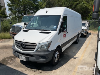 2015 Mercedes-Benz 3500 4x2 バン