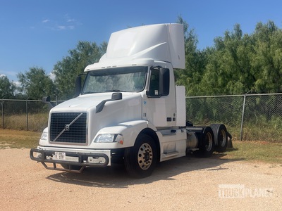 2015 Volvo VNM64T 200 6x4 T/A Day Cab Truck Tractor (Inoperable)