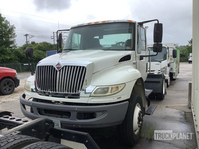2012 International 4400 4x2 S/A Day Cab Truck Tractor