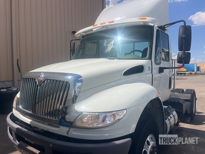 2015 International 4300 4x2 Cabeza Tractora Cabina Corta