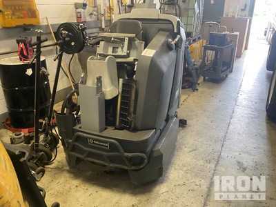 2019 Nilfisk Scrub-Elec Ride-On Fregadora de Suelos (Inoperable)