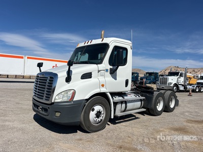 2013 Freightliner Cascadia 113 6x4 T/A Day Cab Truck Tractor