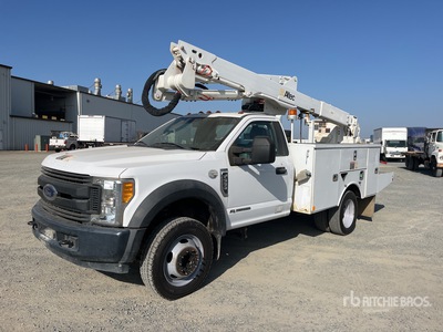 Altec AT40G 40 ft on 2017 Ford F-550 4x2 Bucket Truck