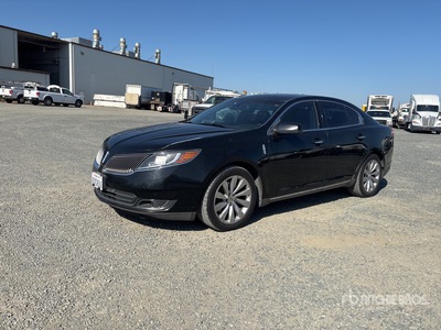 2014 Lincoln MKS Automobile