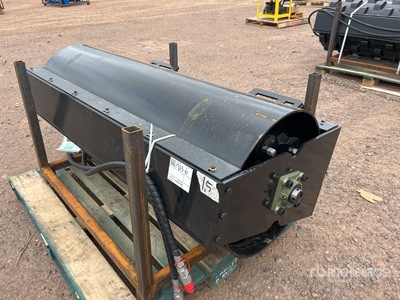 2025 Future FT-VR59 59 in スキッドステア バイブラタリー ローラー (Unused)