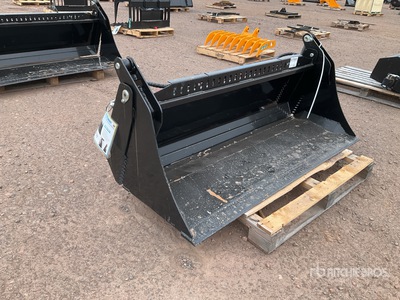 2025 Future KH72 72 in Multi-Purpose Skid Steer Bucket (Unused)