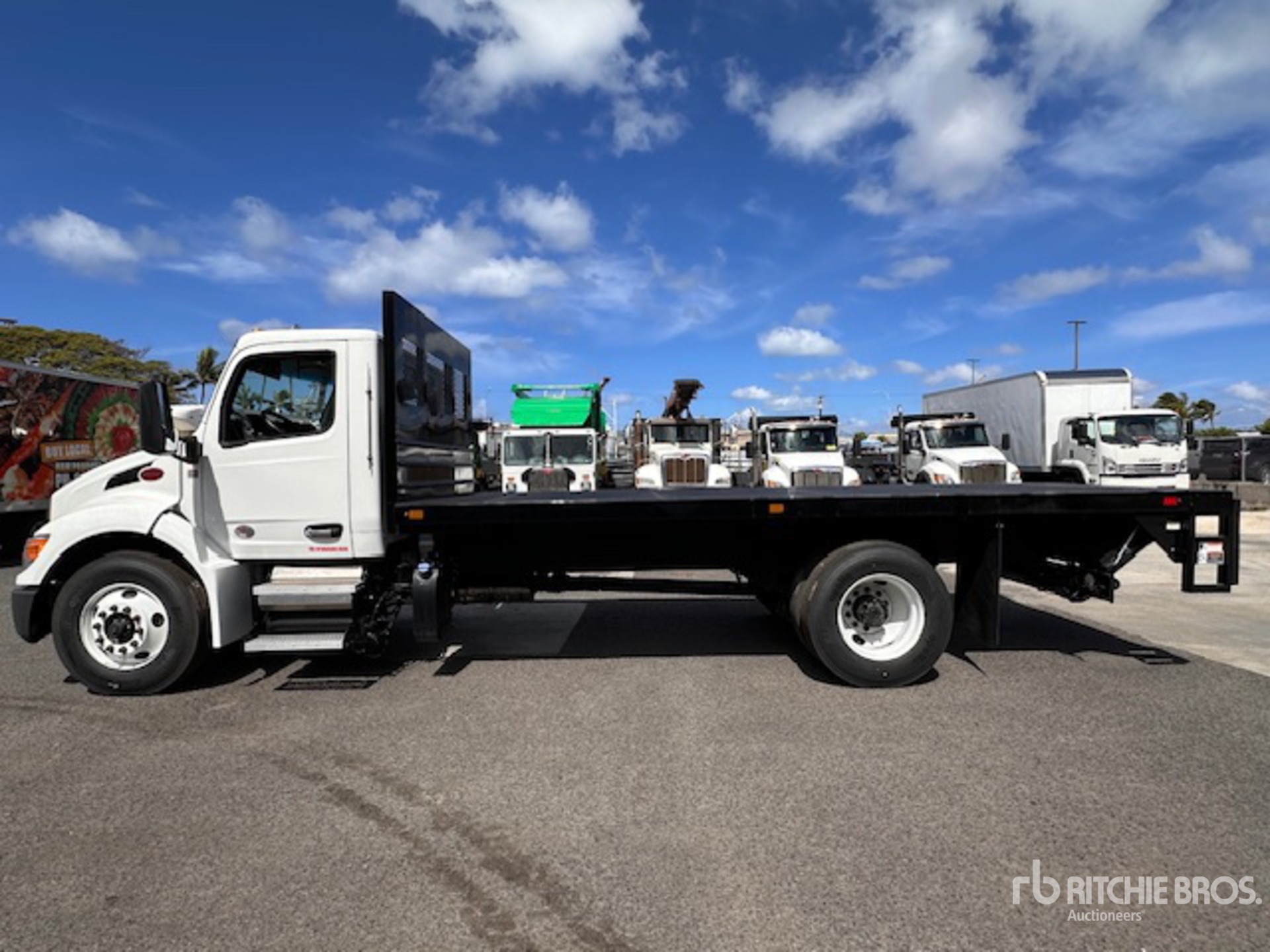 2024 Peterbilt 537 4x2 Ciężarówka z płaską platformą (Unused)