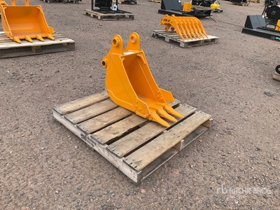 2025 Future FT-BK 12 in Digging Excavator Bucket - Fits Cat 305 (Unused)