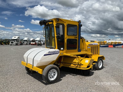 2011 Superior DT80J Barredora / Self-Propelled Brooms