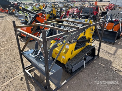 2025 STARVOX SV-480 Mini Ride on Compact Track Loader (Unused)
