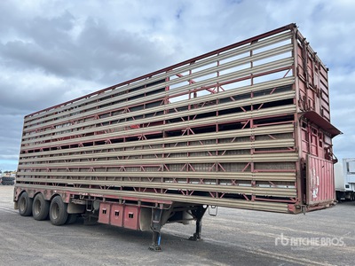 2007 Byrne 12.2 m Tri/A Viehtransportanhänger