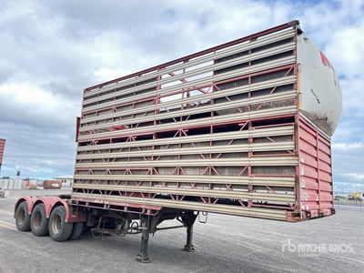 2007 Byrne 6.4 m Tri/A B-Double Lead 4x2 Convertible Viehtransportanhänger