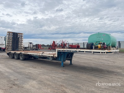 2007 JTB 13.7 m Tri/A Step Deck Trailer