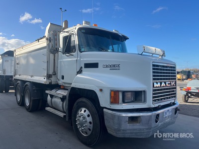2001 Mack CH688RS Fleet-Liner T/A Dump Truck