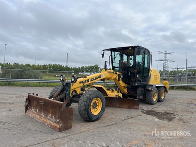 2011 New Holland F106.7A AWD モーターグレーダー