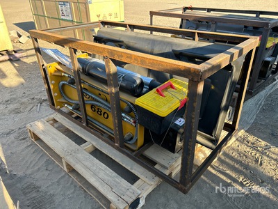 2025 AGT SSHH680 Brise-roche pour chargeuse (Unused)