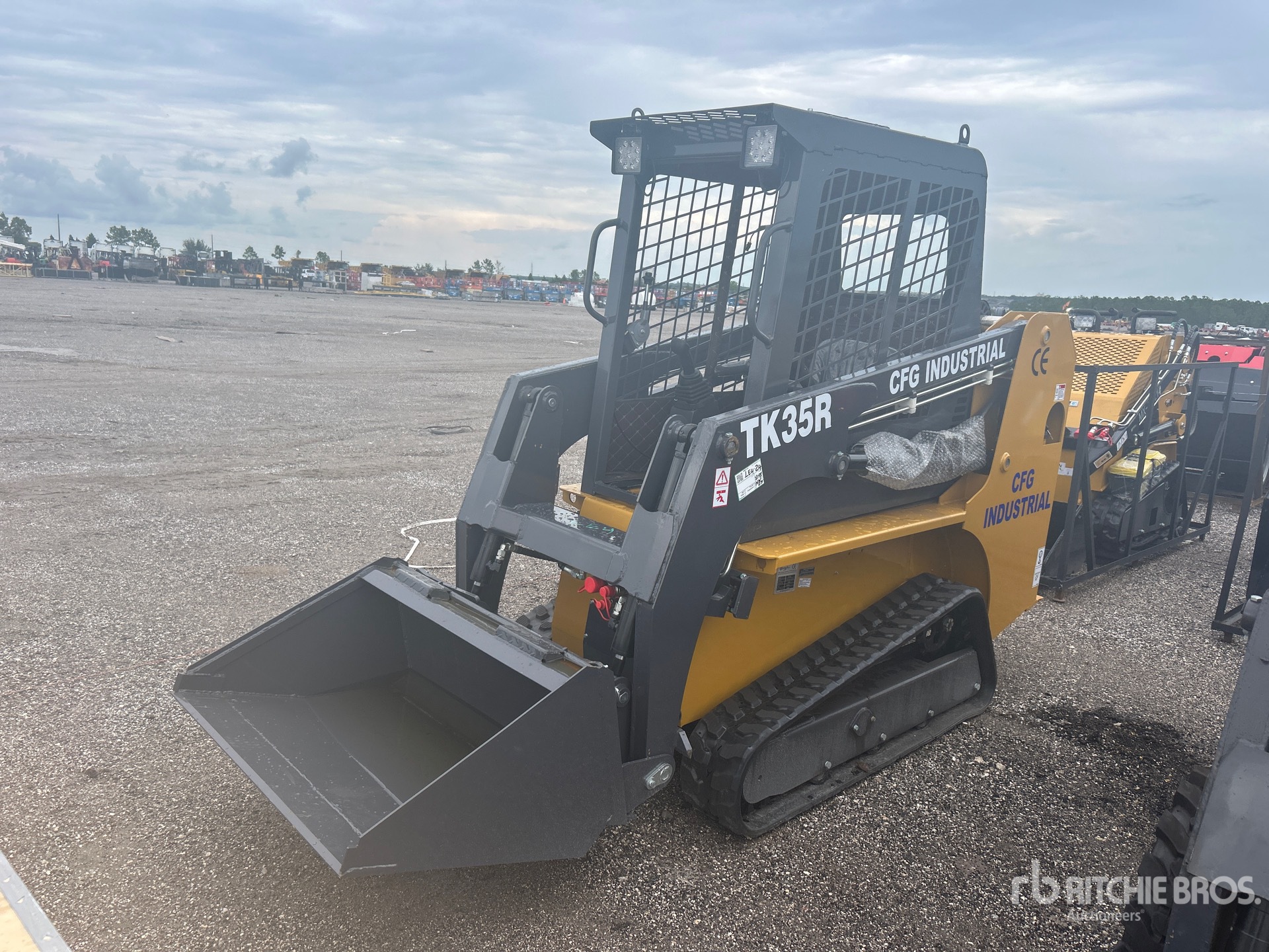 2025 CFG TK35R Skid Steer Loader (Unused)