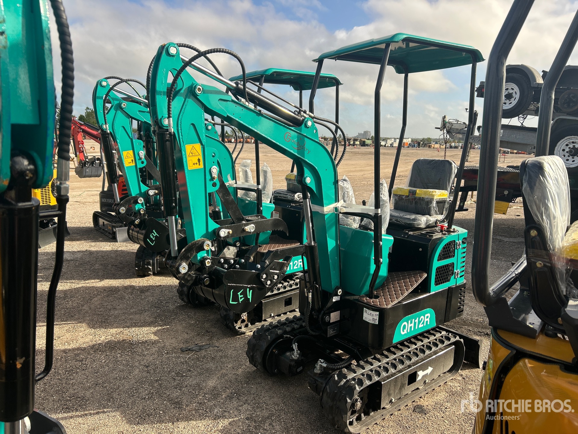 2025 CFG QH12R Mini Excavator (Unused)