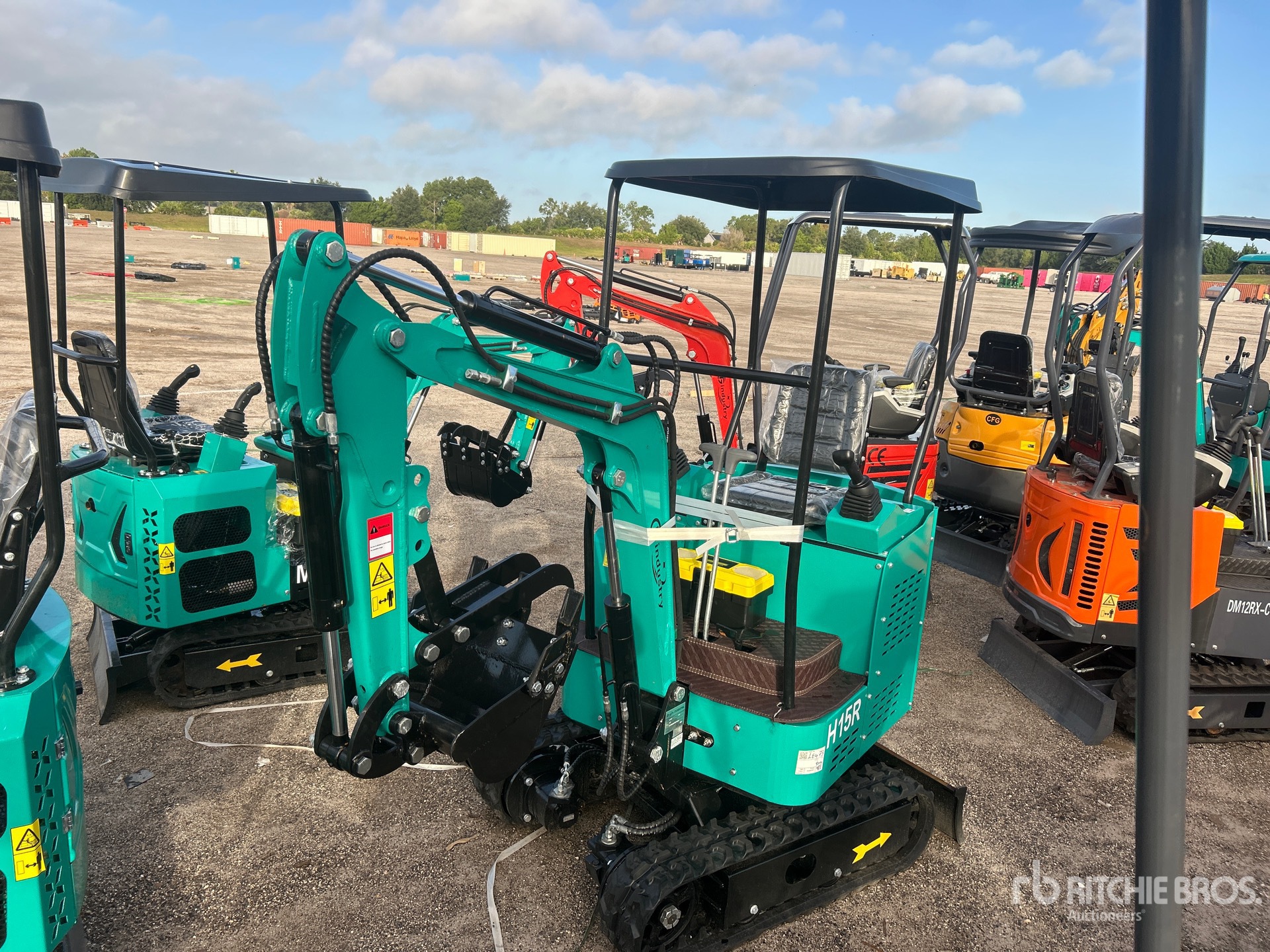 2025 CFG H15R Mini Excavator (Unused)