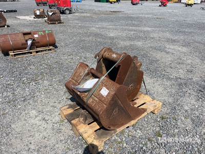800 mm Digging Bucket, 440 mm Cleanup Schaufel