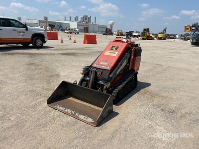 2020 Ditch Witch SK800 Mini Compact Track Loader