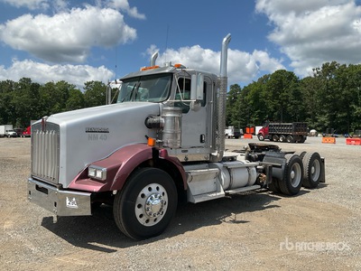 2013 Kenworth T800 6x4 Day Cab Truck Tractor