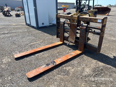 Cat 72 in Q/C Wheel Loader Forks